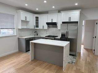 36-43 32nd St #2, Astoria, NY 11106