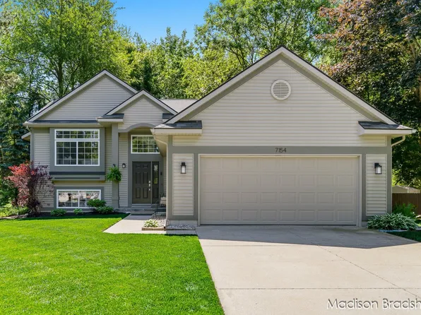 7154 Timbercreek Dr, Allendale, MI 49401