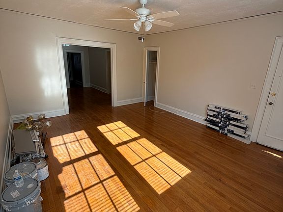 5th image of 2822 Monument Ave APT 2