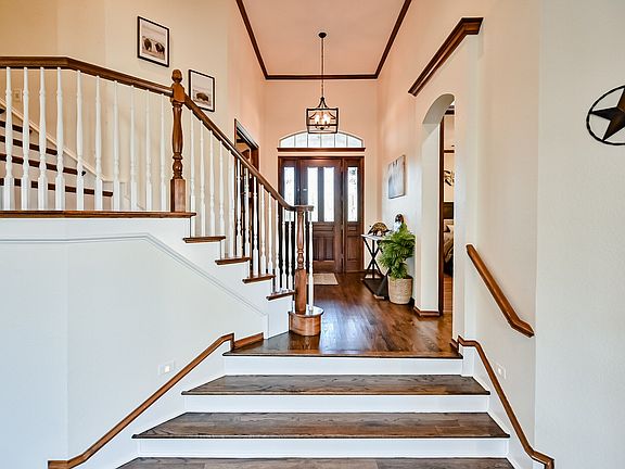 5th image of 811 Mallard Pointe Dr