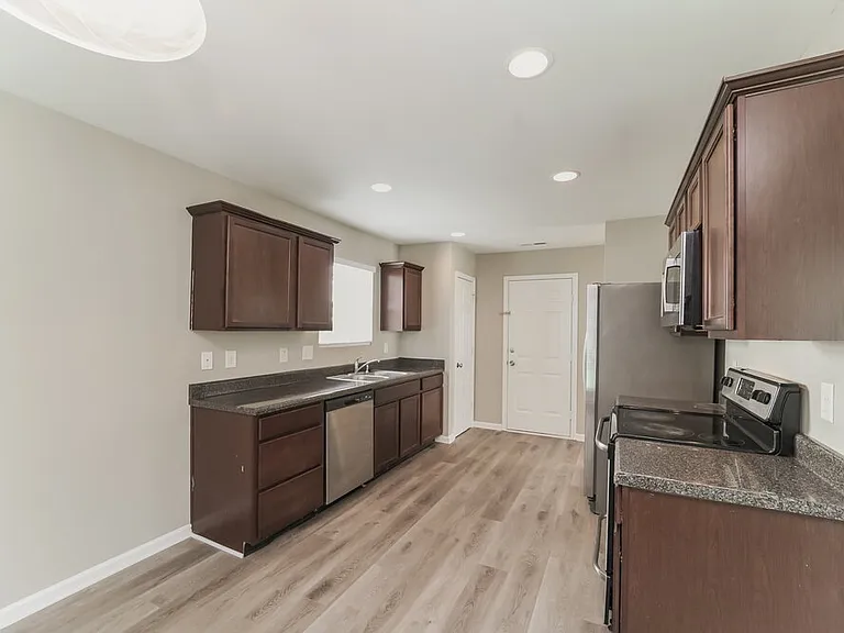 5512 Twin Brook Dr — Photo 7