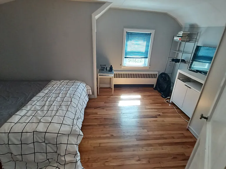 285 Lowell St — Photo 15