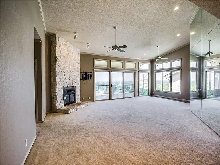 114 Paragon Ct — Photo 3