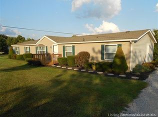 11488 S Priddy Rd, Pekin, IN 47165