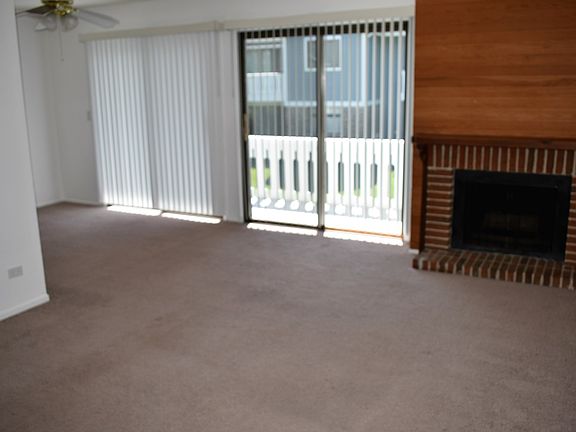 2nd image of 218 Oak Knoll Ct Unit C2
