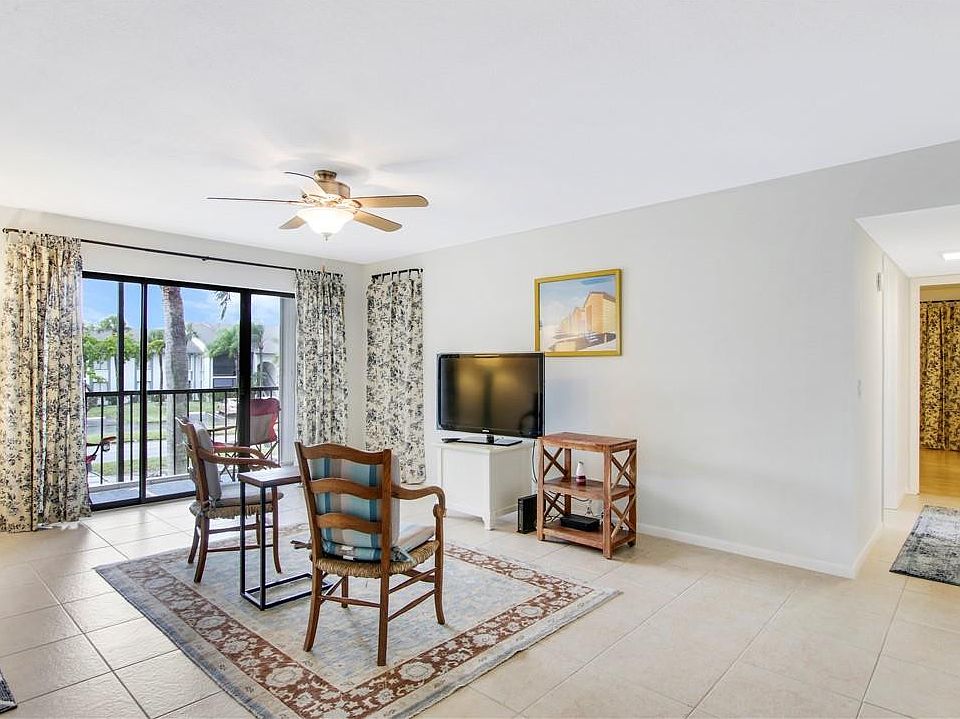 1st image of 1104 W Green Pine Boulevard #A2