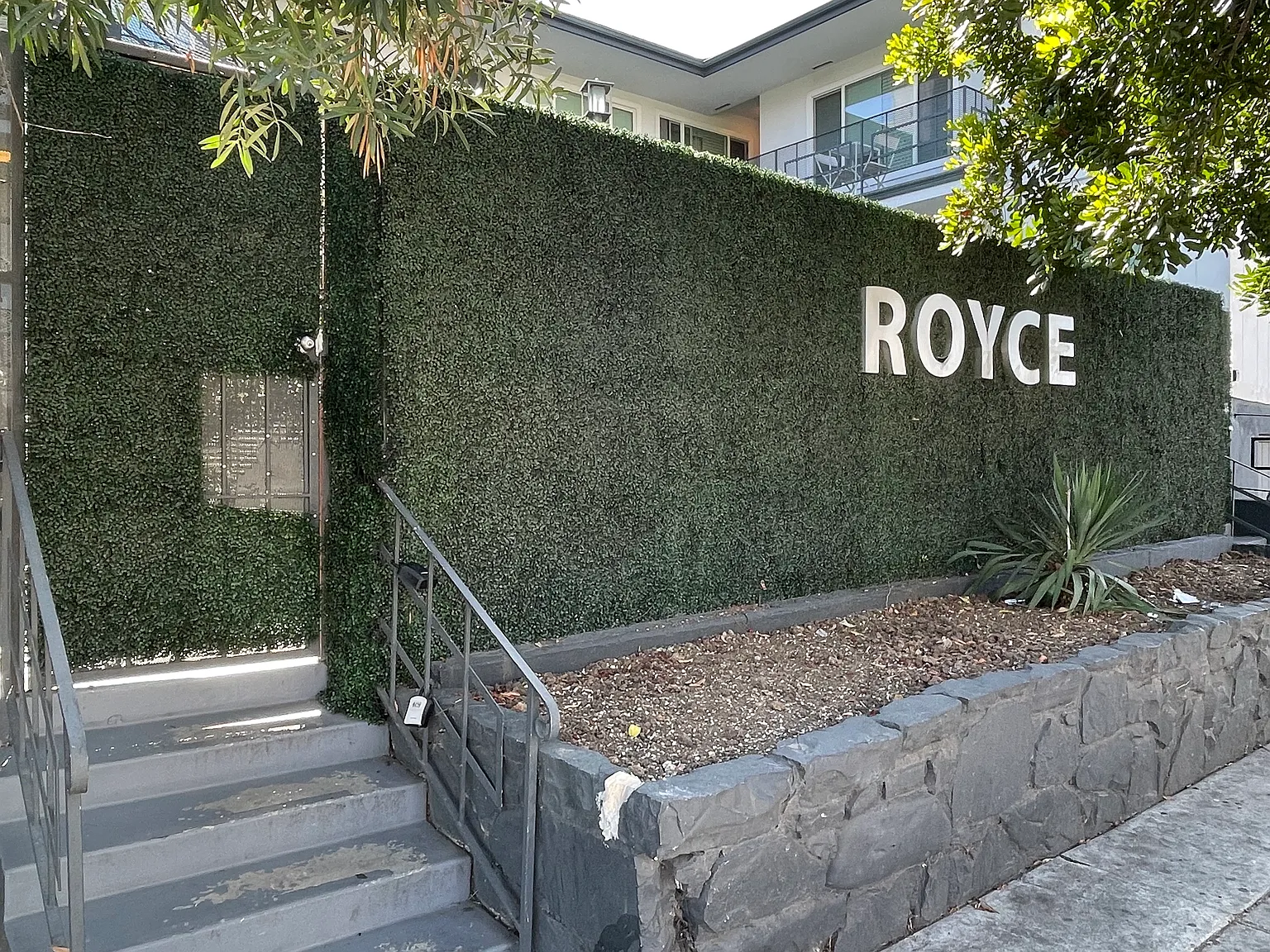 1 bed, 750 sqft, $2,100 — Photo 4