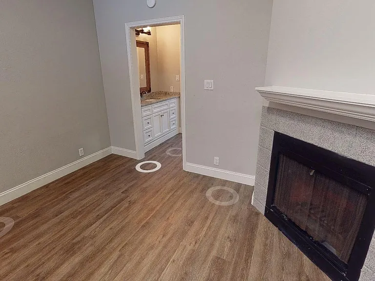2814 Nueces St #106 — Photo 3