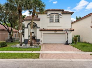 Hollywood Lakes Country C, Pembroke Pines, FL 33027
