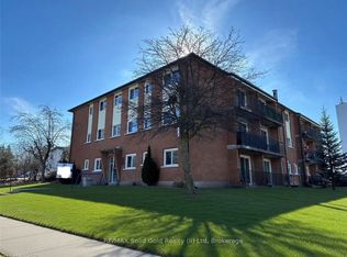 15 Mowat Blvd #14, Kitchener, ON N2E 1J1