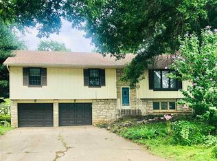 3453 Chimney Rock Rd, Manhattan, KS 66503