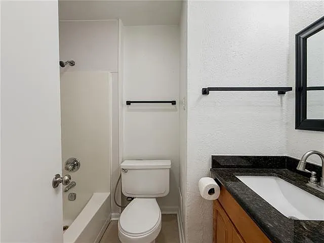 508 Avenue G #A — Photo 11