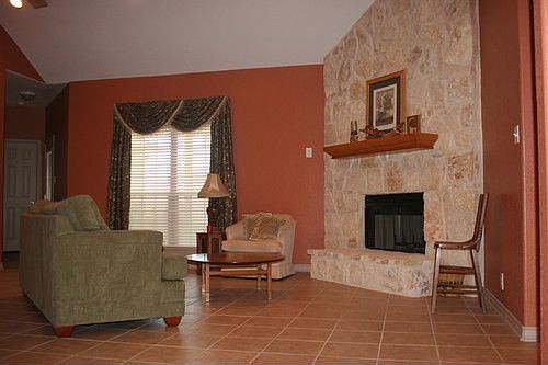5th image of 145 Lauren Ct