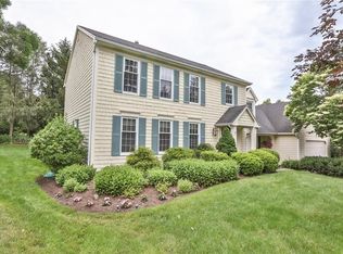 7 Oak Meadow Trl, Pittsford, NY 14534