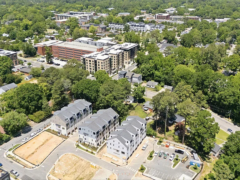 403 Chatham View Rd — Photo 47