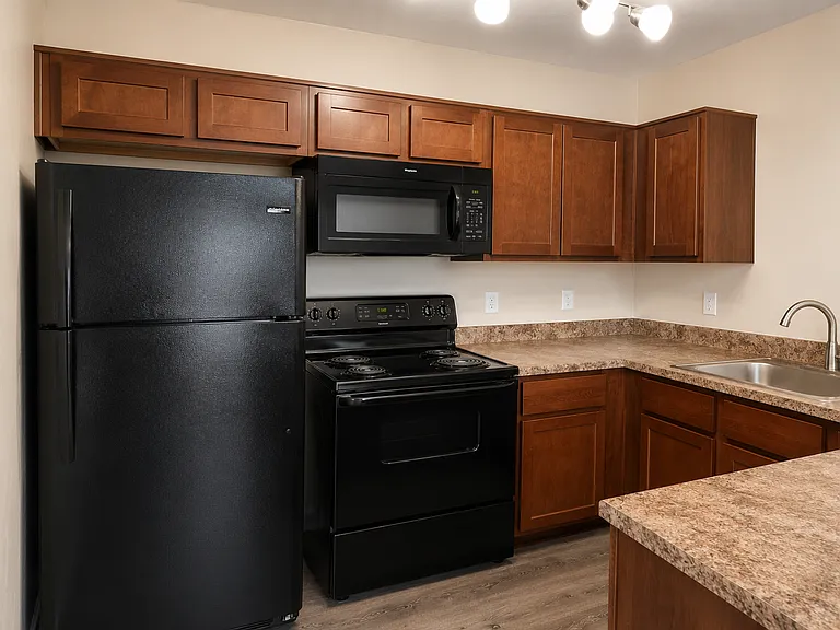 Willow Creek Apartments — Photo 28