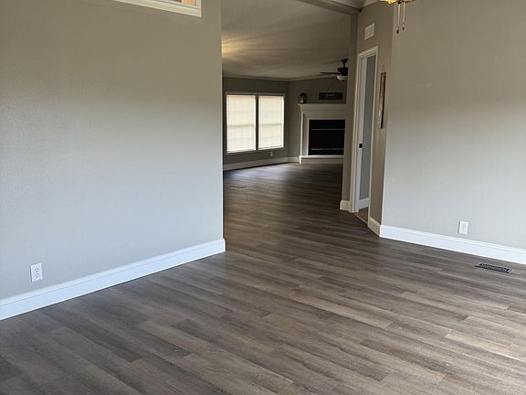 5th image of 172 Alexander Crossings Dr