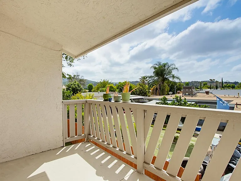 512 Sandalwood Pl — Photo 35