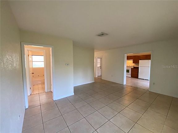 4th image of 2416 Elm Ave