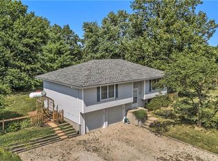 15382 Dempsey Rd, Leavenworth, KS 66048