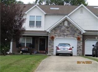 102 Greystone Ct, Paris, KY 40361