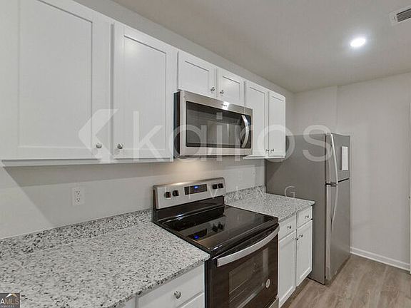4th image of 528 Ivy Brook Way