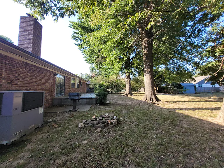 1203 Garner Ave — Photo 3