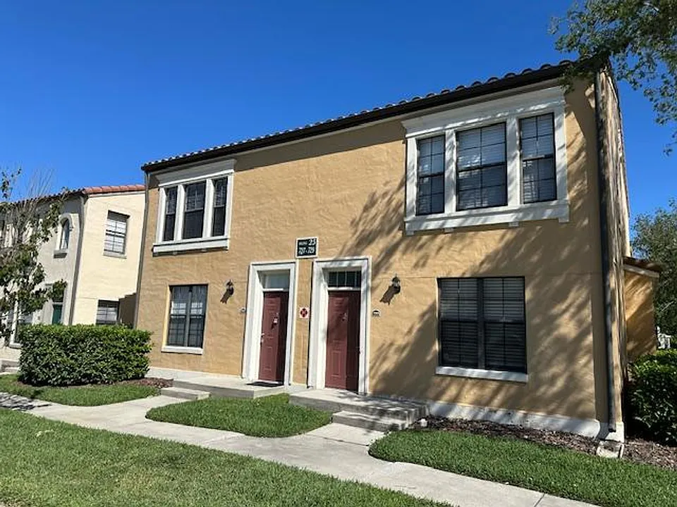 727 Siena Palm Dr