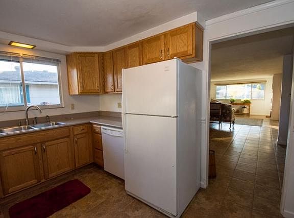5th image of 128 N Tuxedo Dr
