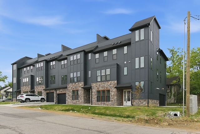 1st image of 1108 Leland Ave