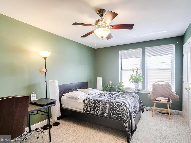 1603 Light St — Photo 10