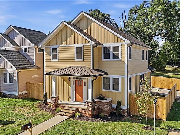 2nd image of 915 Dunbar St