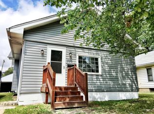 736 Condit St, Wood River, IL 62095