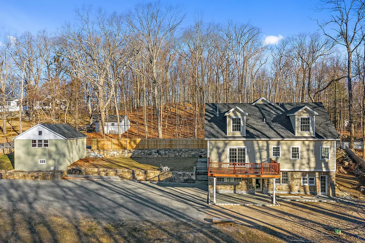 Building Photo - 3 Finch Rd #B