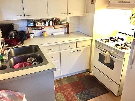 5th image of 887 Byron Ave