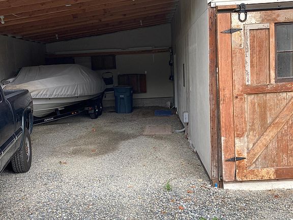 2nd image of 1410B 21st St SE