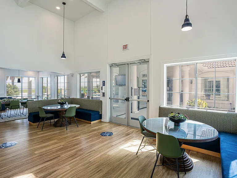 Baypoint Apartments — Photo 54