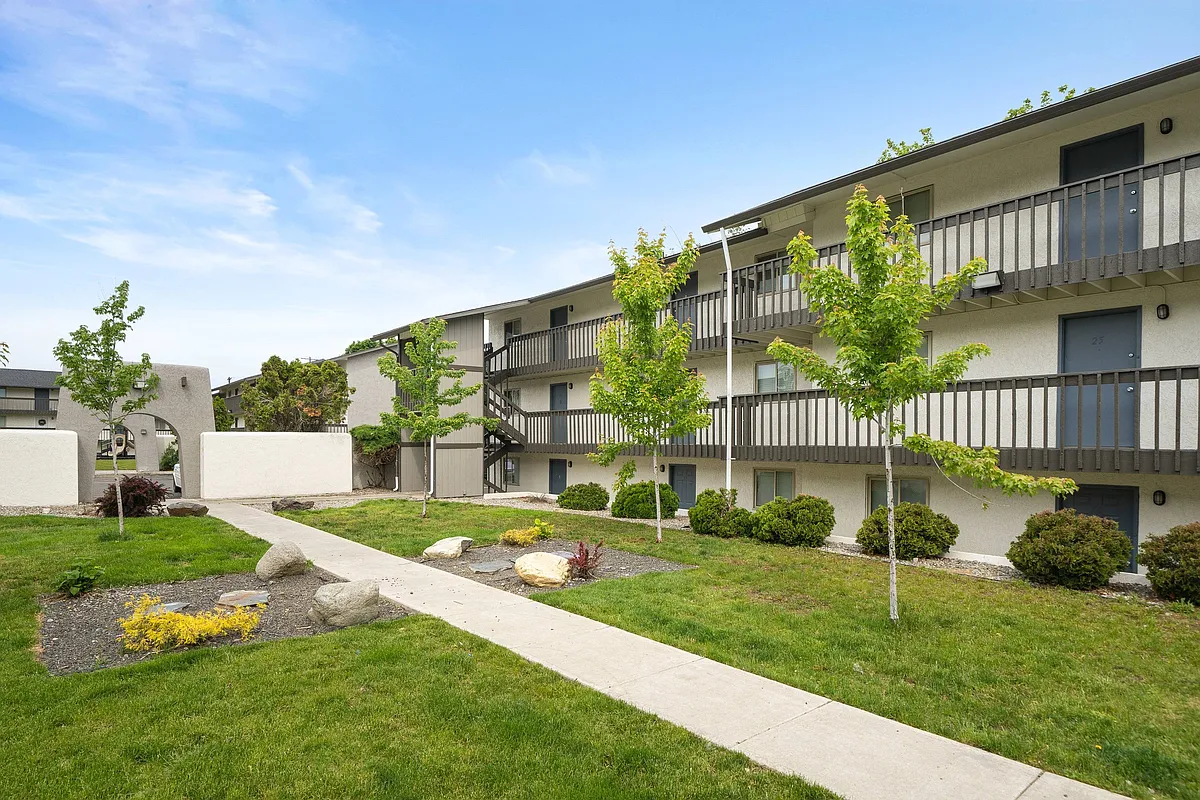 Exterior of Serrano - Serrano Apartments