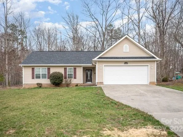 2208 Larkspur Ln, Wingate, NC 28174
