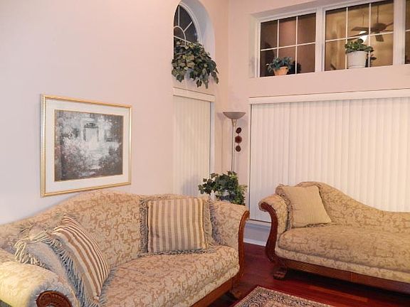 4th image of 1613 Orchard Ave