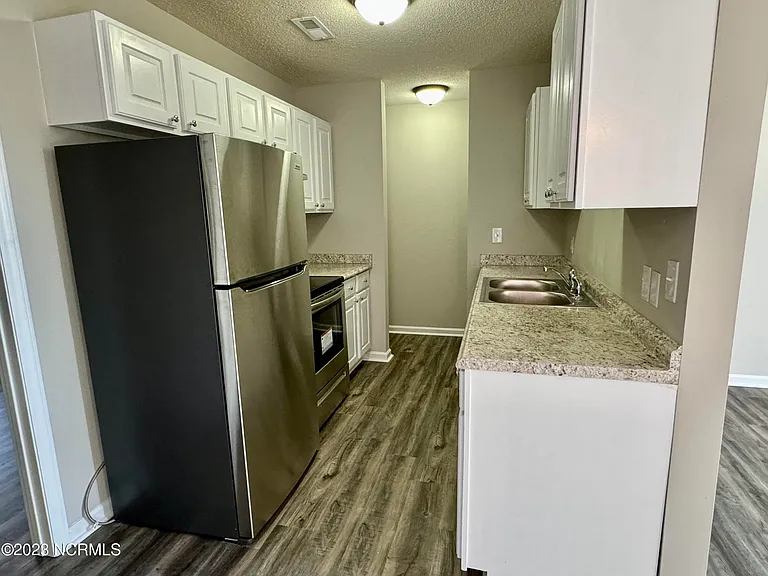 1247 Westpointe Dr — Photo 5