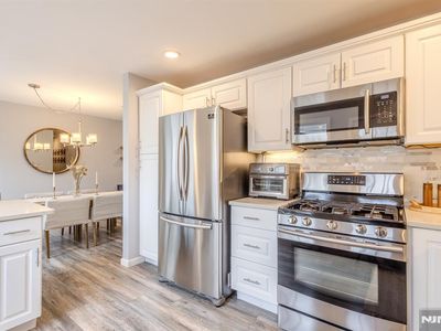 102 N Livingston Ave, Livingston, NJ, 07039