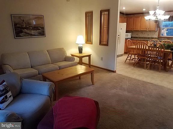 5th image of 139 White Pine Dr