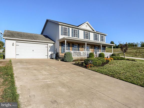 2nd image of 20 Hill Crest Dr