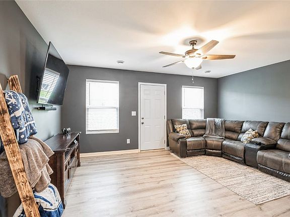 Vinyl flooring