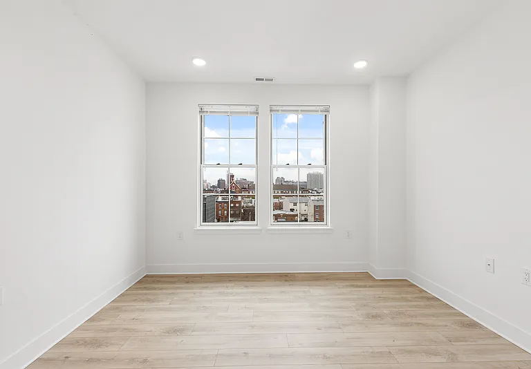 943 Washington Ave #306 — Photo 21
