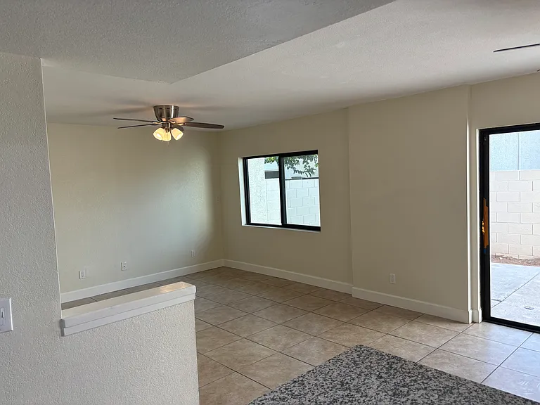 819 E Redondo Dr — Photo 19