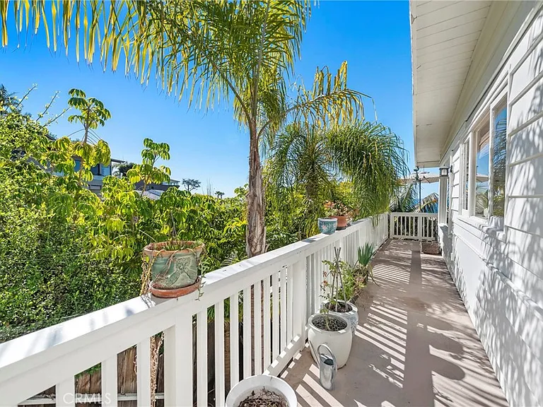 875 Coast View Dr — Photo 40