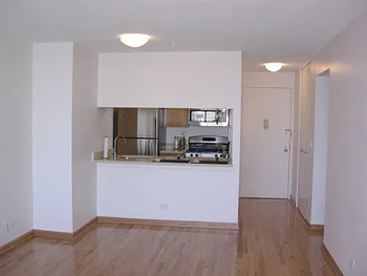 Rented by CCG Real Estate Brokerage | media 28