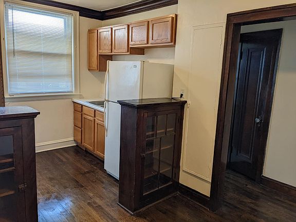 5th image of 5751 W 62nd St #2